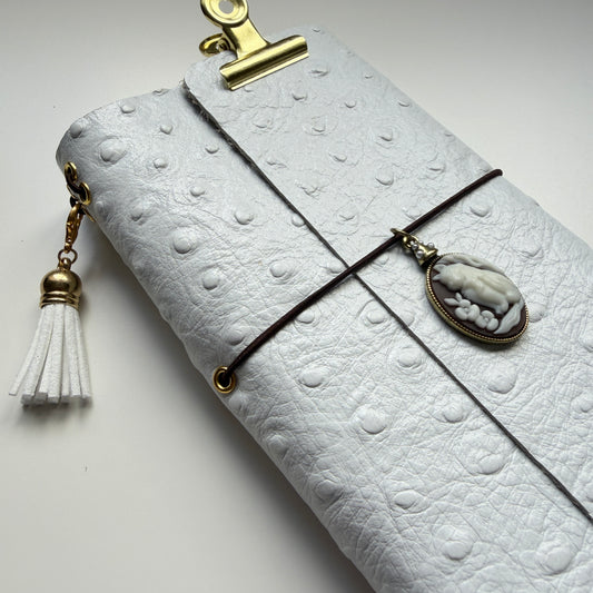 Clara | Pocket